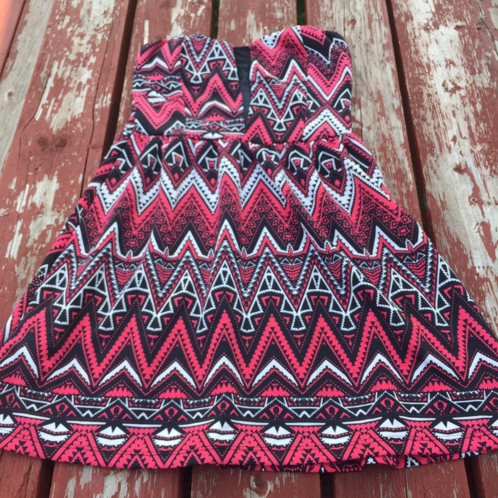 NWOT Strapless Chevron Mesh Cutout Dress siz Large